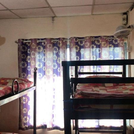 Care Dormitory Mumbai Exterior foto